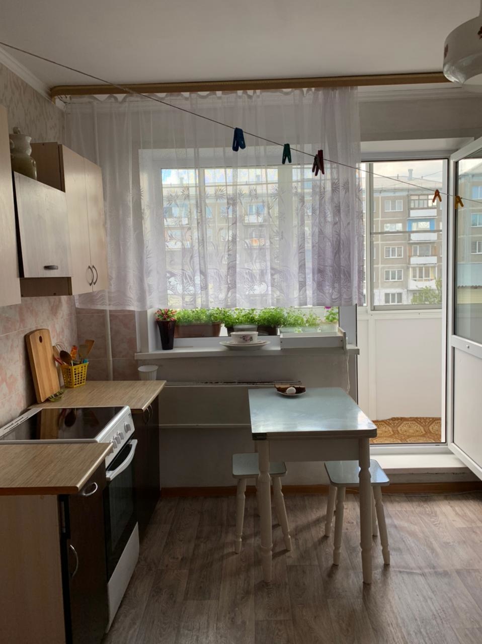 Уютная, теплая, просторная двухкомнатная квартира в отличном состоянии на 3 этаже 5 этажного дома. отличная инфраструктура, в шаговой доступности остановки, школа, детские сады, магазины. Рассмотрим варианты обмена.