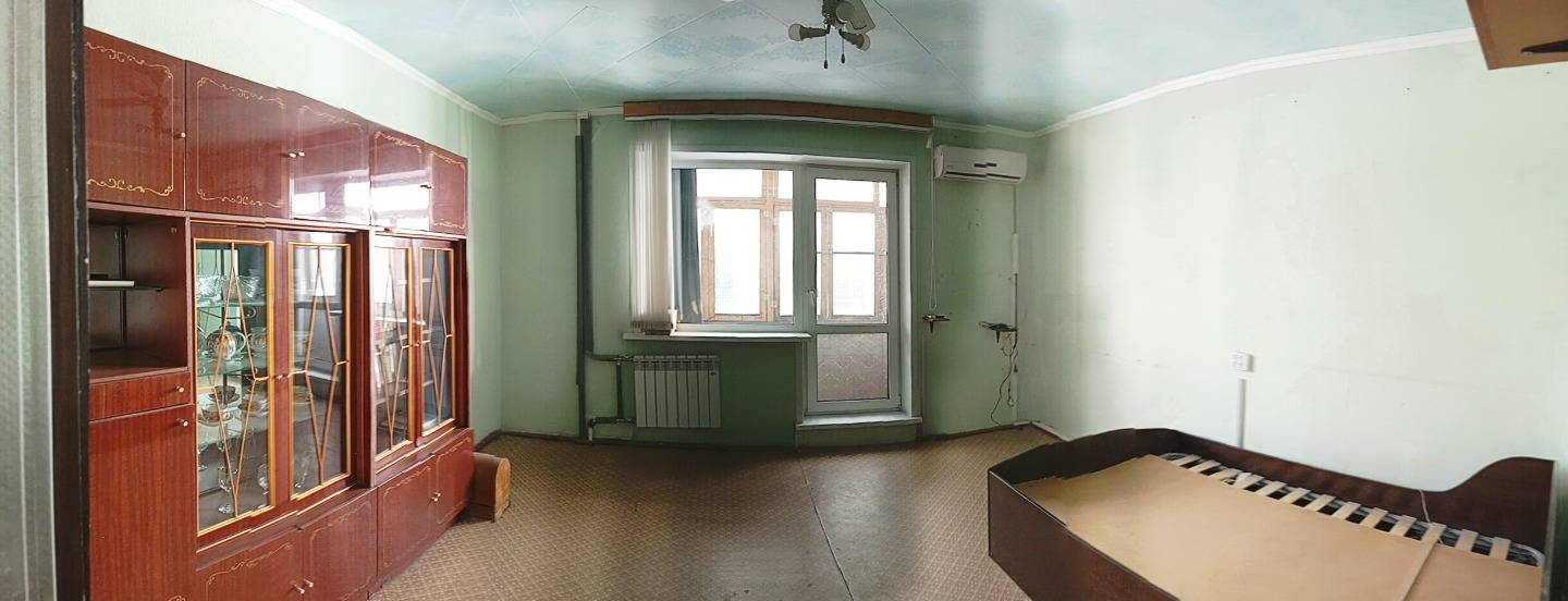 Продается 2 комн. квартира улучшенной планировки в панельном доме: 
Молодежный б-р, 3, комфортный средний этаж.
Окна ПВХ, балкон застеклён дерево.
Стены обои, пол линолеум, потолочная плитка.
С/у раздельный (кафель частично)
Требуется косметический ремонт.
В шаговой доступности д/сады, школы, магази