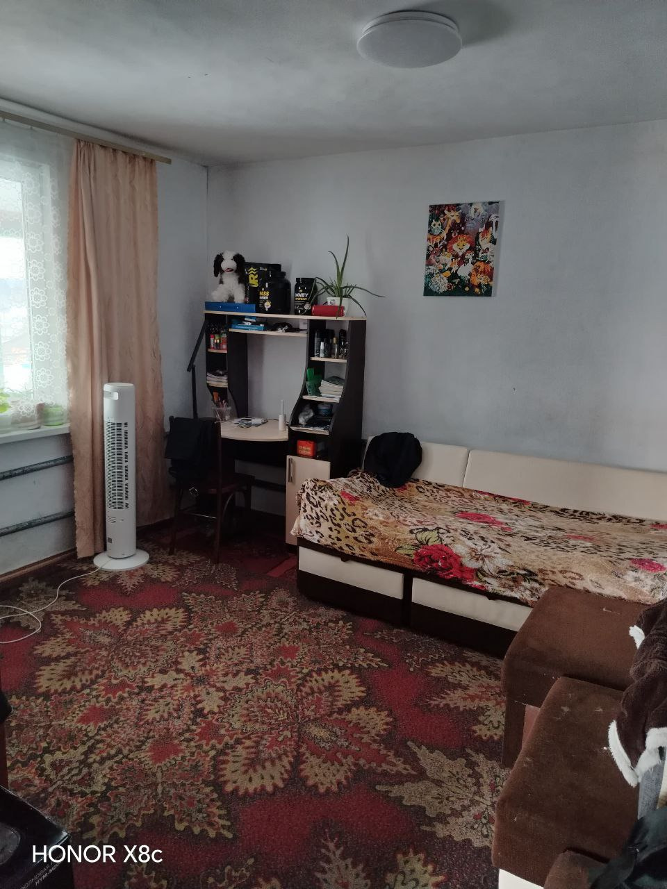 Продаётся уютный, крепкий, сухой бревенчатый дом. Дом можно использовать как дачу или для постоянного круглогодичного проживания. Отличное месторасположение, в шаговой доступности от центра города. В шаговой доступности остановка общественного транспорта, школа, садики, супермаркеты, магазины.
Дом п